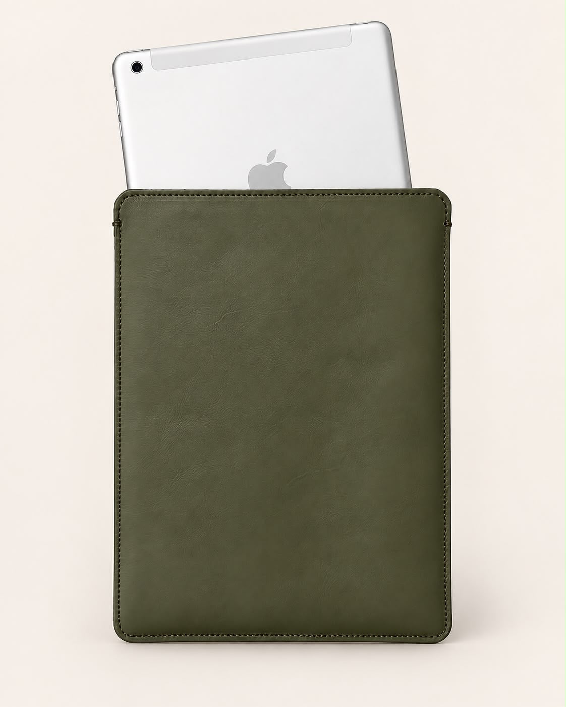 Funda de piel para iPad en color kaki, vista frontal