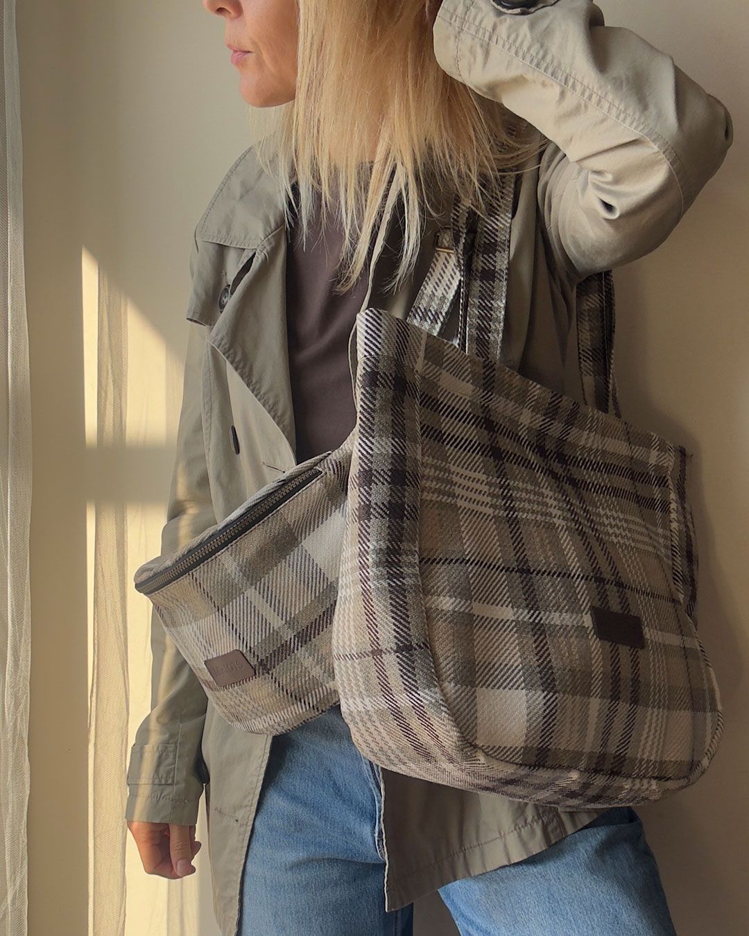 Bossa tipus tote gran MINIOTS estampada