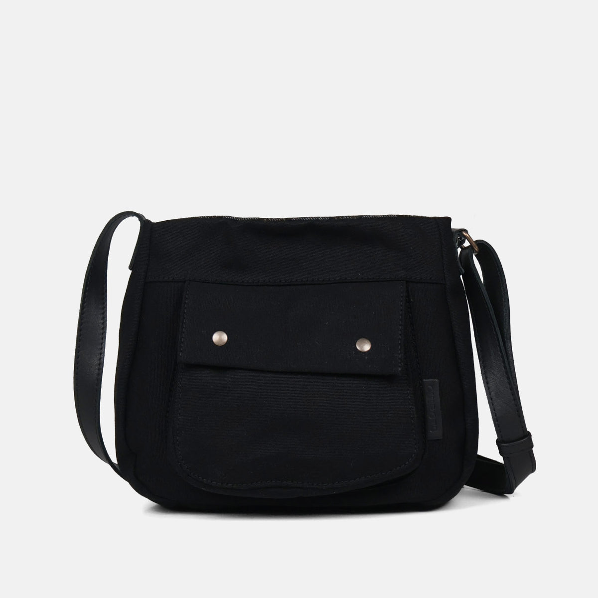 Bolso bandolera Barbour en color negro, vista frontal