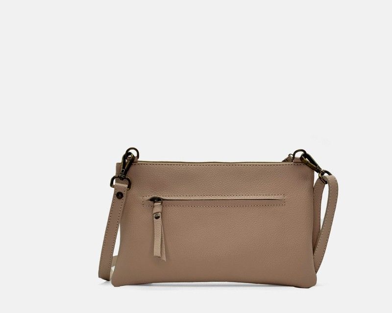 Bolso de mano tipo sobre CUIROTS Thelma