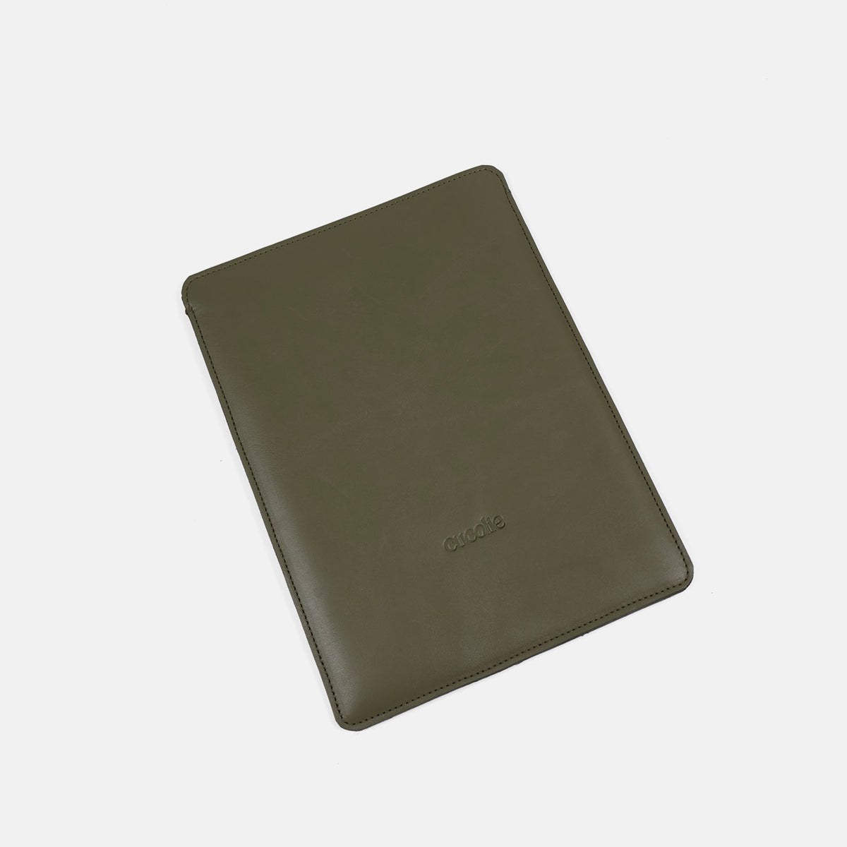 Funda de piel para iPad en color kaki, vista frontal