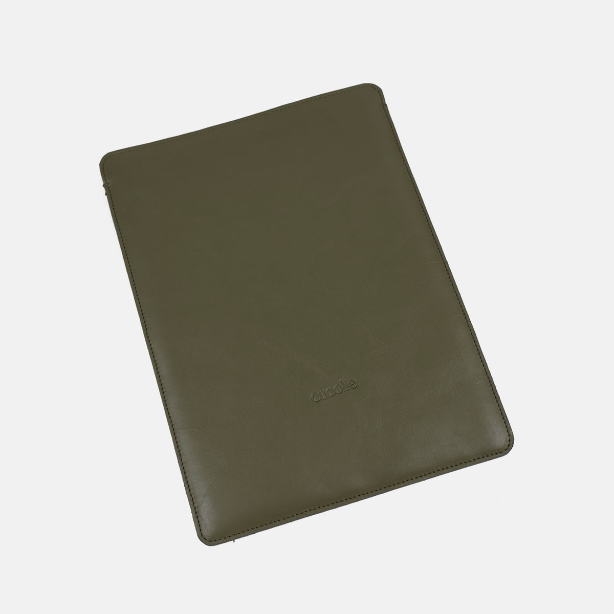 Funda de piel para Mac en color kaki, vista frontal