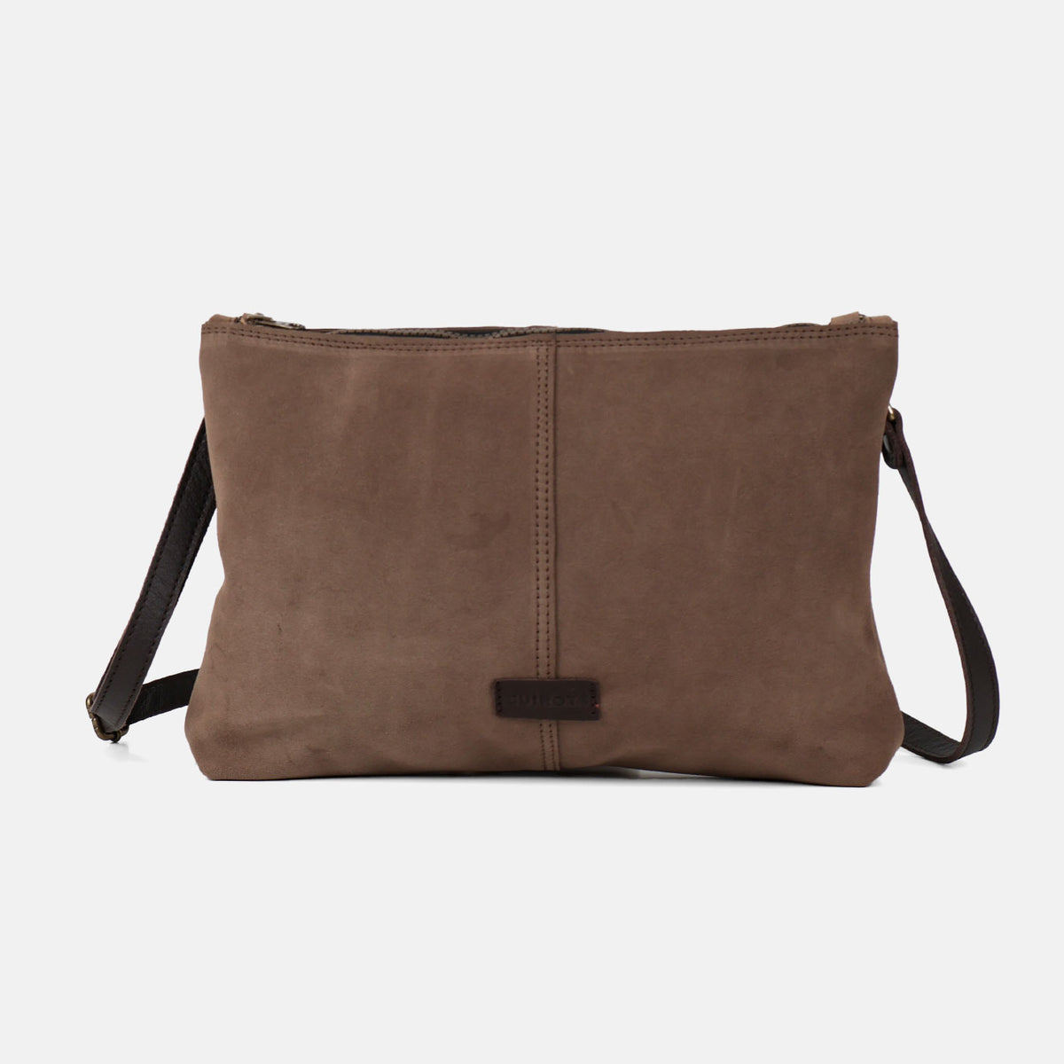 Bandolera mediana Zoe de serraje en color taupe, vista frontal