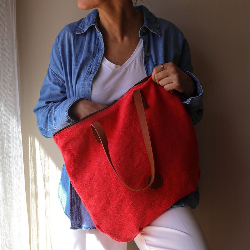 Bolsos de lino: el clásico que siempre vuelve