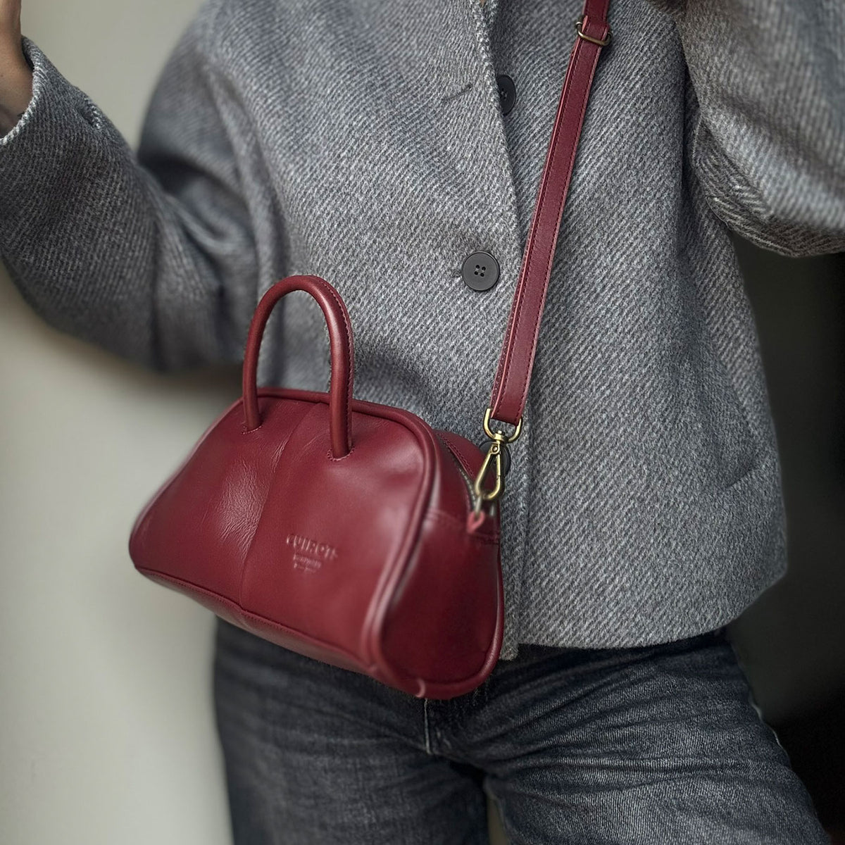 Bolso de mano y bandolera pequeño Classic de piel CUIROTS
