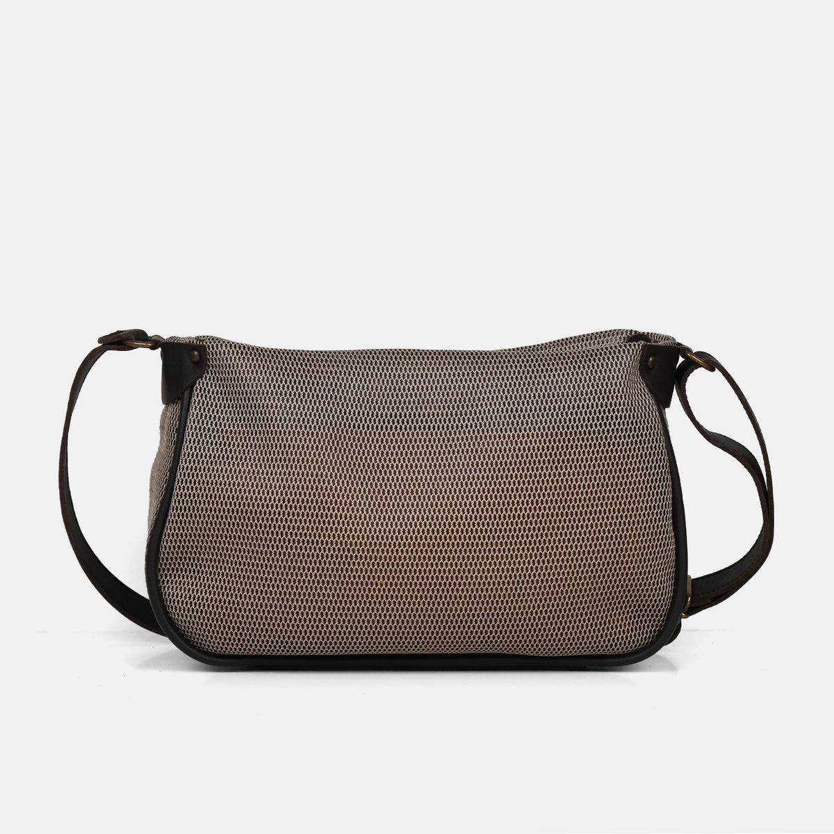 Bolso bandolera Treck de rejilla en color beige, vista trasera