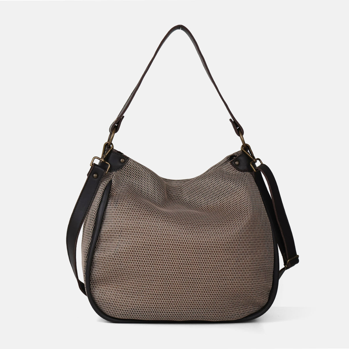 Bolso de hombro y bandolera Treck de rejilla en color beige, con las dos asas extraíbles
