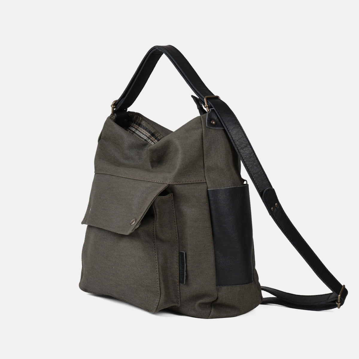 Bolso mochila Barbour en color kaki, vista lateral